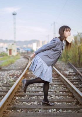 美女露全乳无遮掩视频_4K高清完整版播放